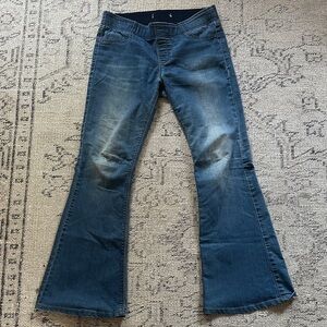 Urban Outfitters W29 Flared Jeans in Medium Blue
